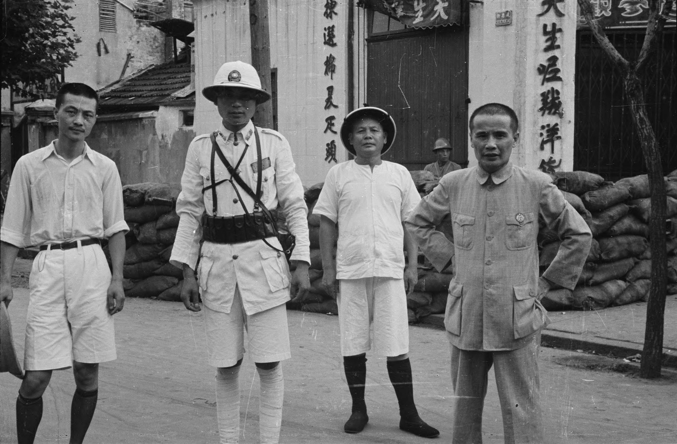 【JPG清晰版】._上海，身份不明男子