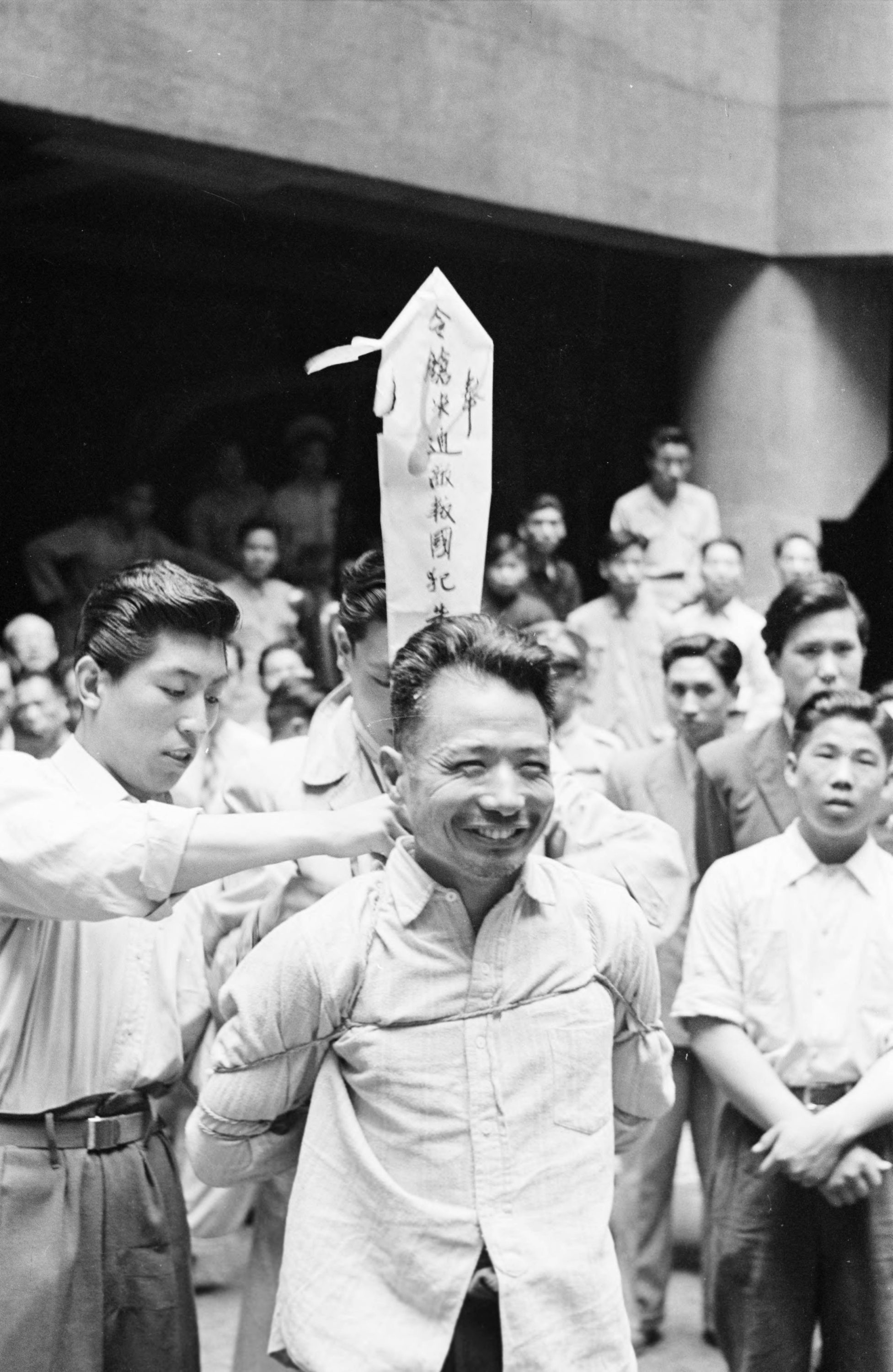 【JPG清晰版】._死刑犯在上海准备被处决