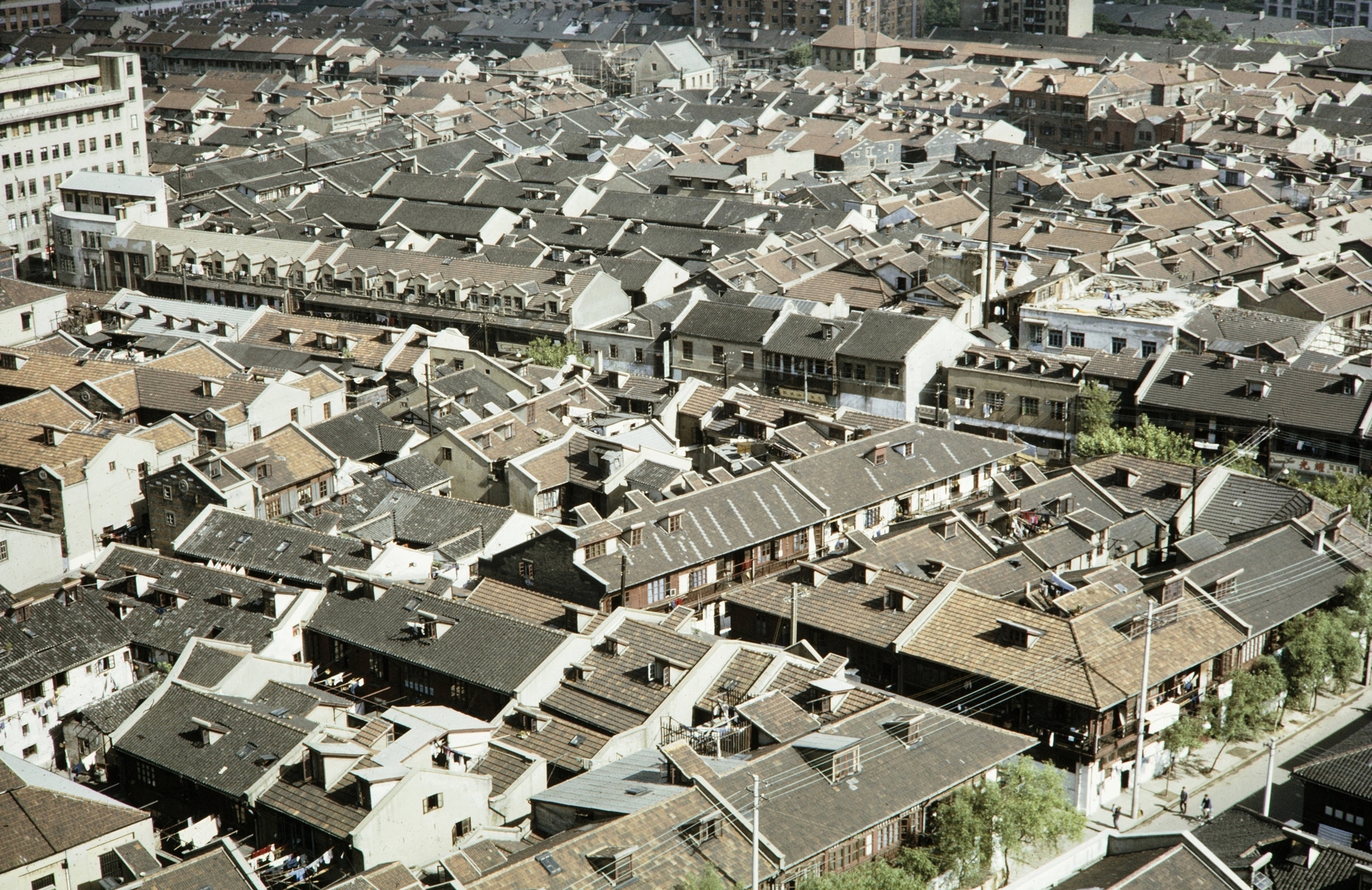 【JPG清晰版】._上海建筑的屋顶景观