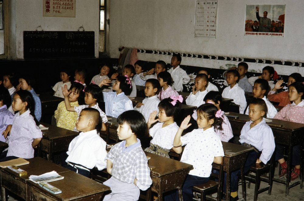 【JPG清晰版】._学校孩子们在教室里 【JPG清晰版】._学校孩子们在教室里