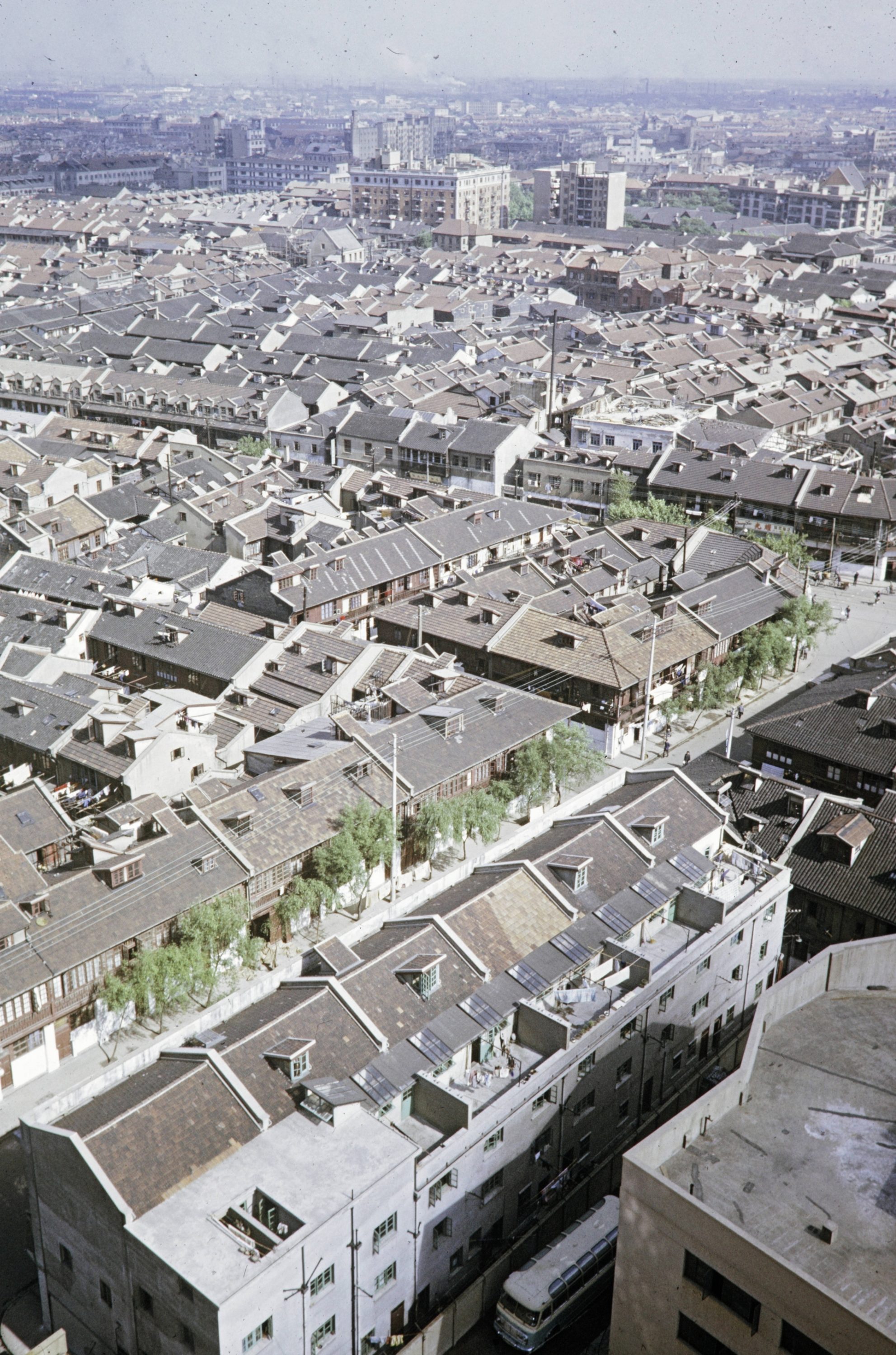 【JPG清晰版】._上海建筑的屋顶景观
