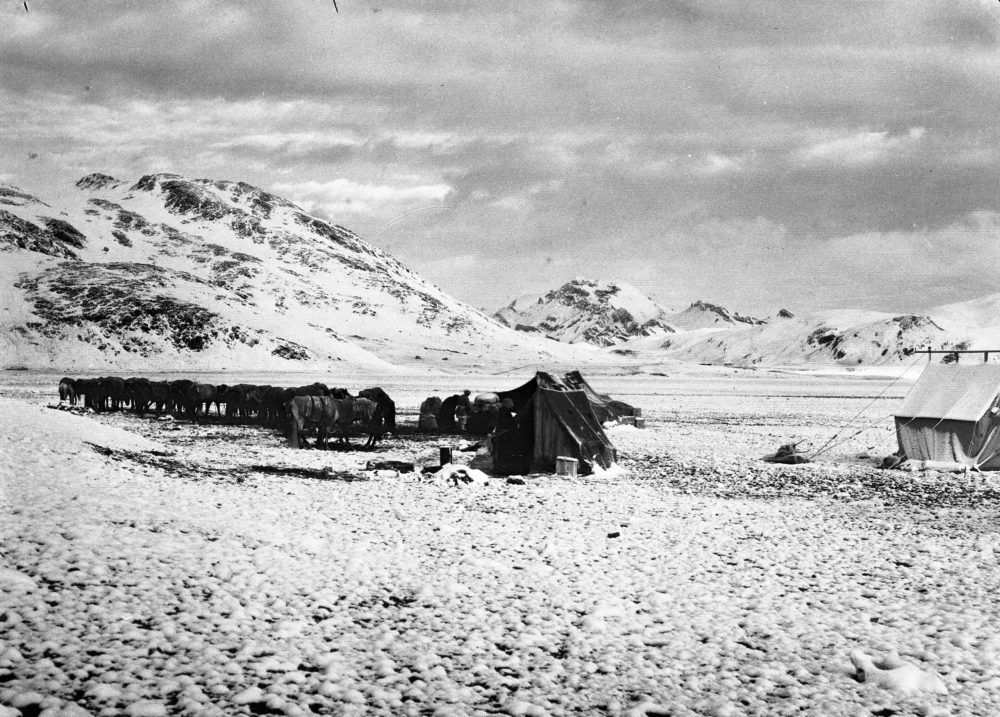 【JPG清晰版】._雪山探险营地 【JPG清晰版】._雪山探险营地