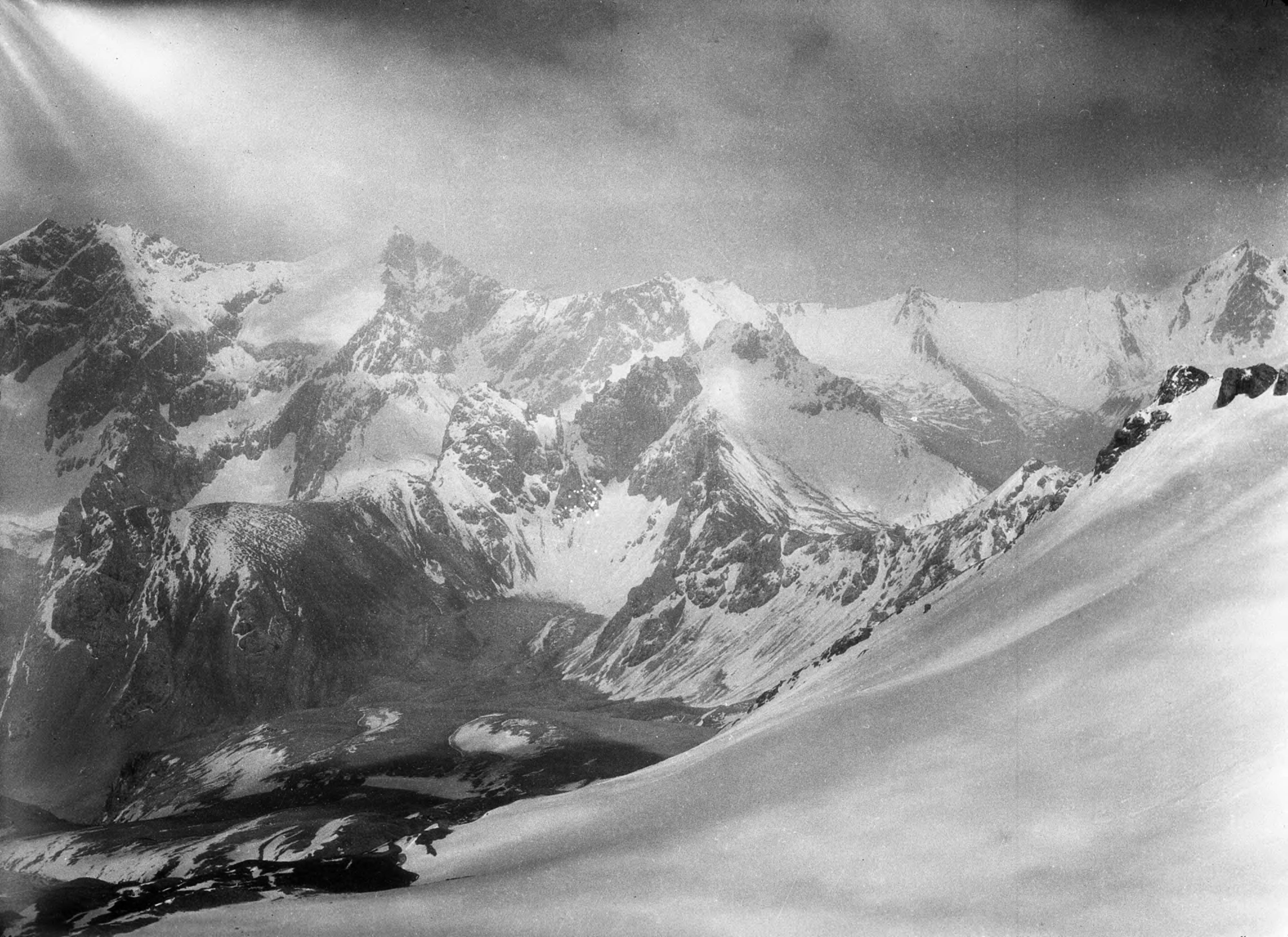 【JPG清晰版】._白雪皑皑的山脉景观