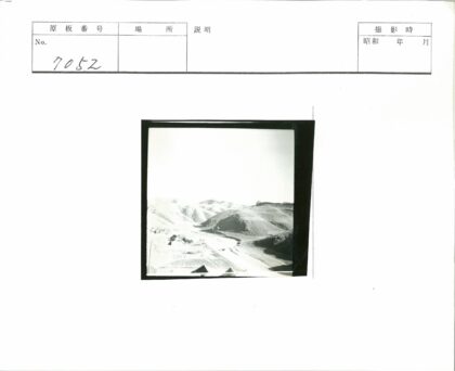 丘陵基地建筑与晴空景色.jpg