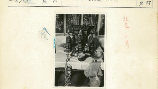 传统仪式装饰桌与艺术背景.jpg