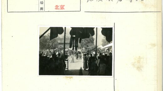 传统市场人潮与摊位景象.jpg