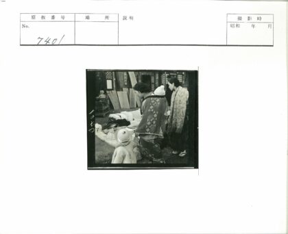 传统市集妇女儿童摊位.jpg