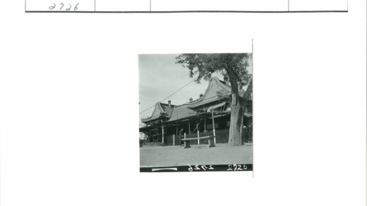 传统建筑修缮中黑白照.jpg