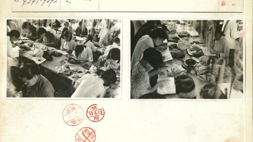 传统手工艺人集体制作织物.jpg