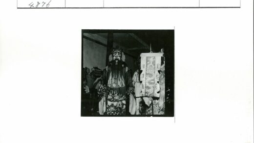 传统服装彩绘舞龙庆典.jpg