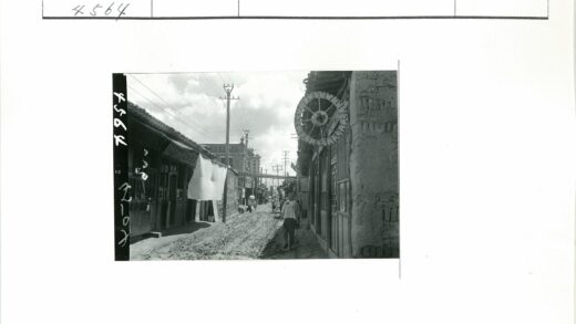 传统街道大轮子建筑.jpg
