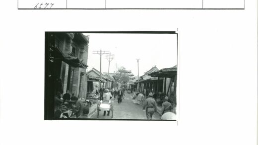 传统街道市井生活景象.jpg