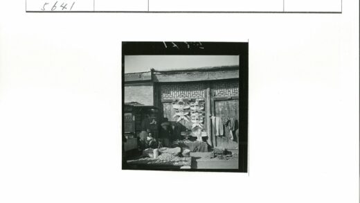 传统面具市场街景.jpg