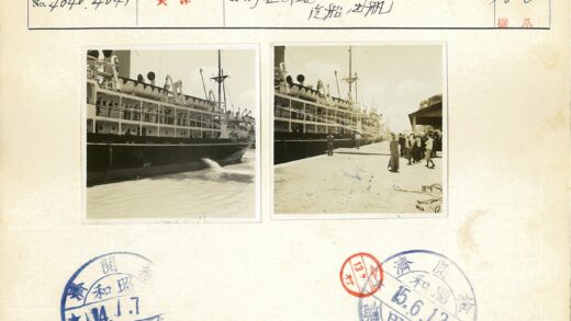 停泊大船与救生艇人群.jpg