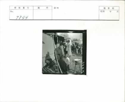 农村户外亲子理发场景.jpg