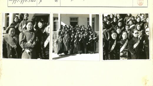 冬日妇女合影于柱廊建筑前.jpg