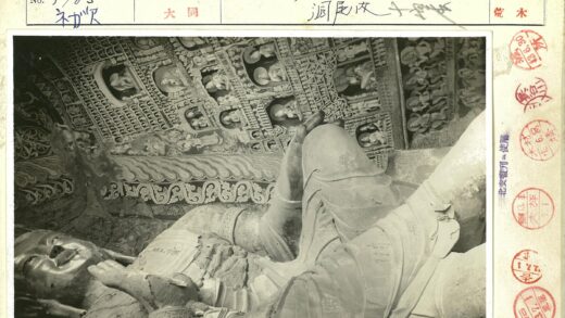 卧佛与雕刻人物壁画.jpg