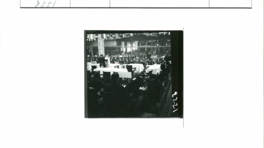 历史会议现场演讲活动.jpg