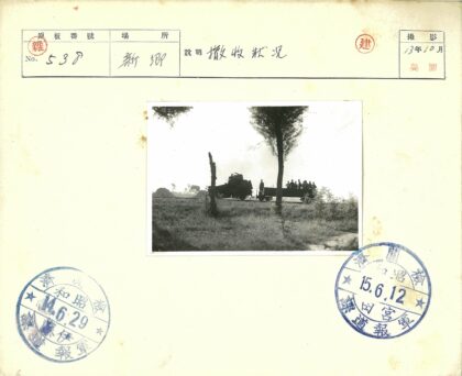历史火车与坦克的户外场景.jpg