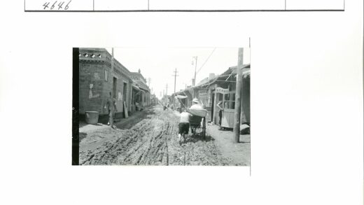 历史街道生活场景.jpg