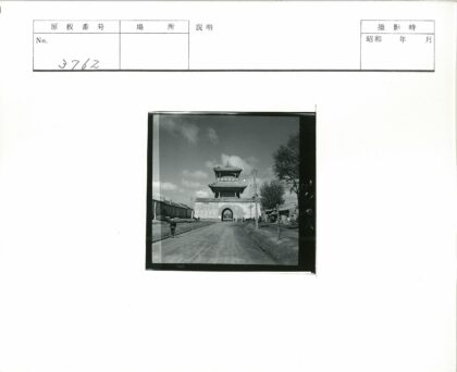 历史门塔拱门街景.jpg