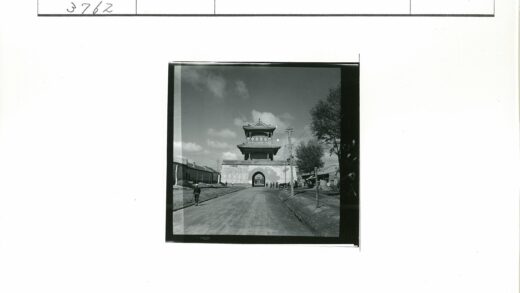 历史门塔拱门街景.jpg