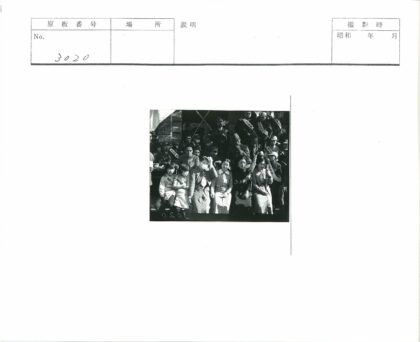 历史集会人群与士兵背景.jpg