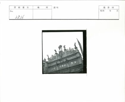 古典建筑立面装饰与雕像.jpg