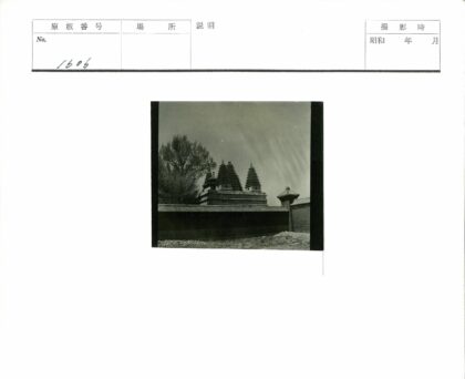 古建宝塔群与绿树蓝天.jpg