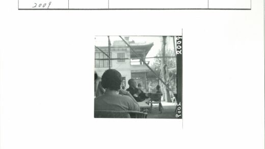 咖啡馆藤椅传统建筑街景.jpg