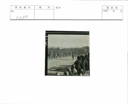 城市阅兵式士兵列队行进.jpg