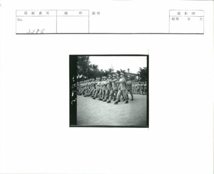 士兵列队行进户外训练.jpg