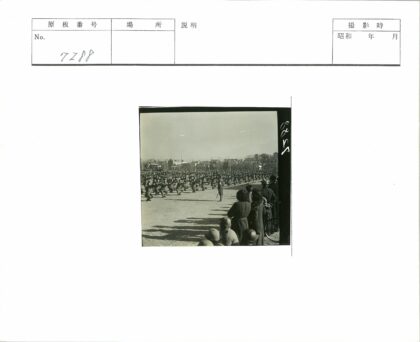 士兵操练城市背景历史影像.jpg