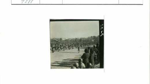 士兵操练城市背景历史影像.jpg