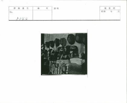 复古帽子与织物时尚堆叠.jpg