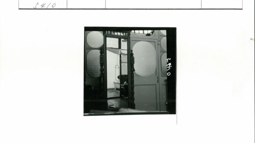 复古浴室装饰与木质浴缸.jpg