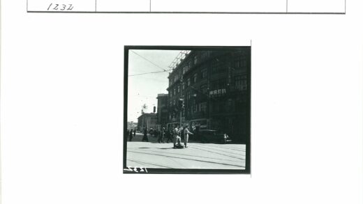 复古街景与老式汽车.jpg