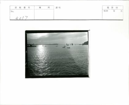 夕阳海岸帆船剪影.jpg