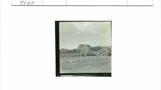 多云河流与岩石山脉景色.jpg