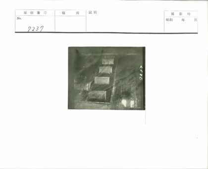 室内台阶与自然光窗景.jpg