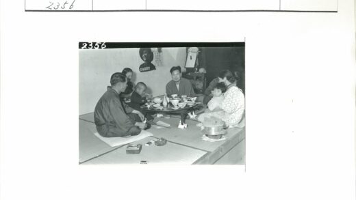 家庭聚餐温馨时光.jpg