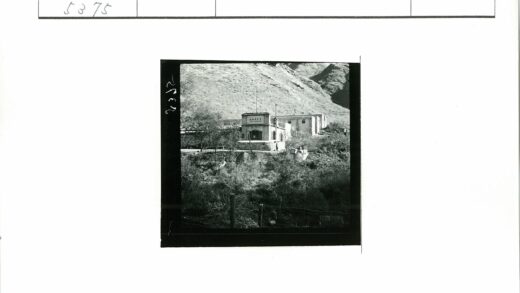 山坡上的maras小建筑.jpg