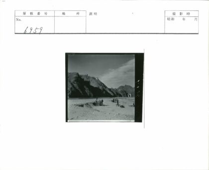 山坡人群聚集景观.jpg