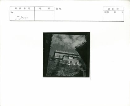 山坡华丽建筑景观.jpg