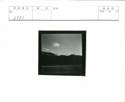 山林剪影与多云天空.jpg