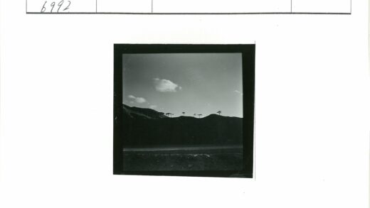 山林剪影与多云天空.jpg