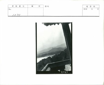 山间古塔与河桥风光.jpg