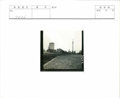 工业区铁路与车厢景观.jpg