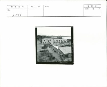工业建筑与自然景观.jpg