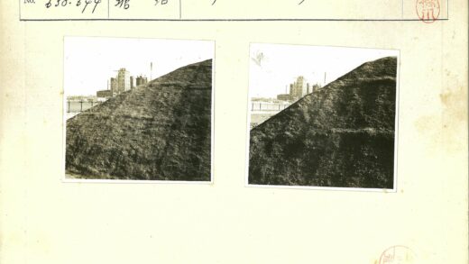 工业建筑栅栏与开阔地.jpg